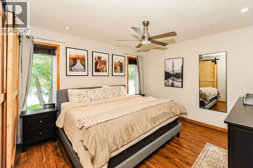 5005 58 Street — photo 14 of 40