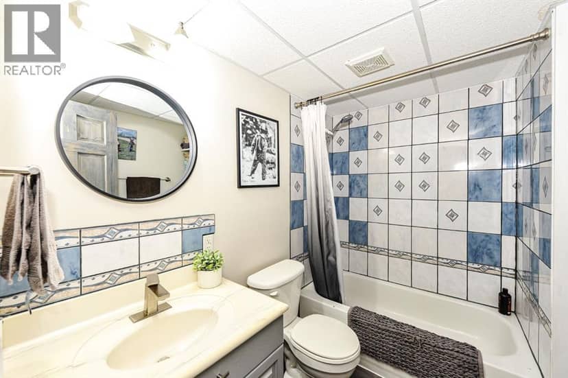 5005 58 Street — photo 38 of 40