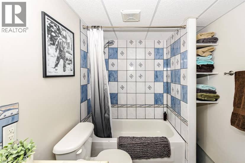 5005 58 Street — photo 39 of 40