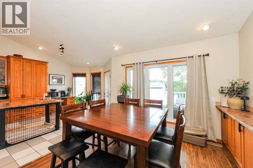 5005 58 Street — photo 12 of 40