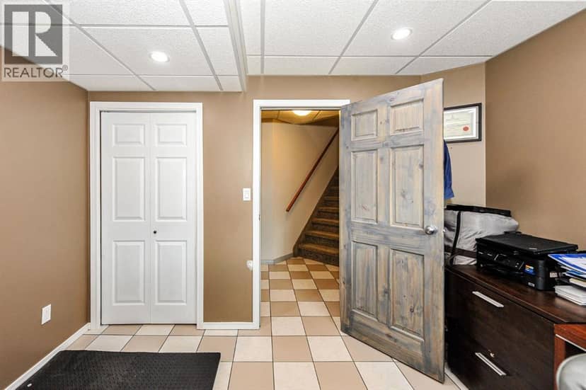 5005 58 Street — photo 37 of 40