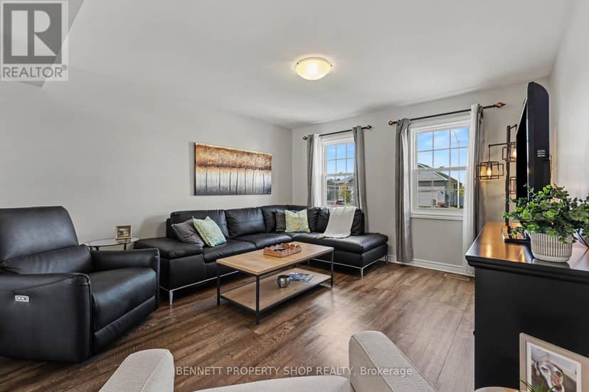 77 Tabitha Crescent — photo 3 of 22