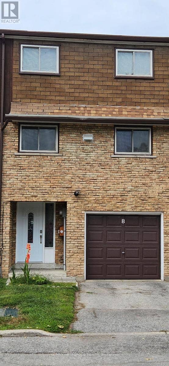 8 - 21 Rockwood Drive, Toronto, photo 2