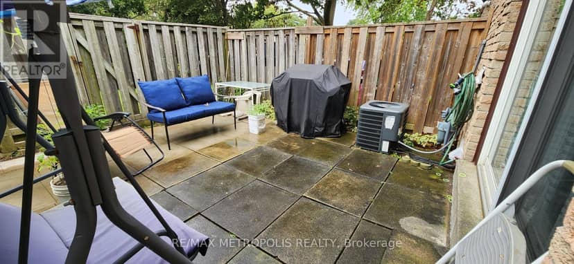 8 - 21 Rockwood Drive — photo 29 of 34