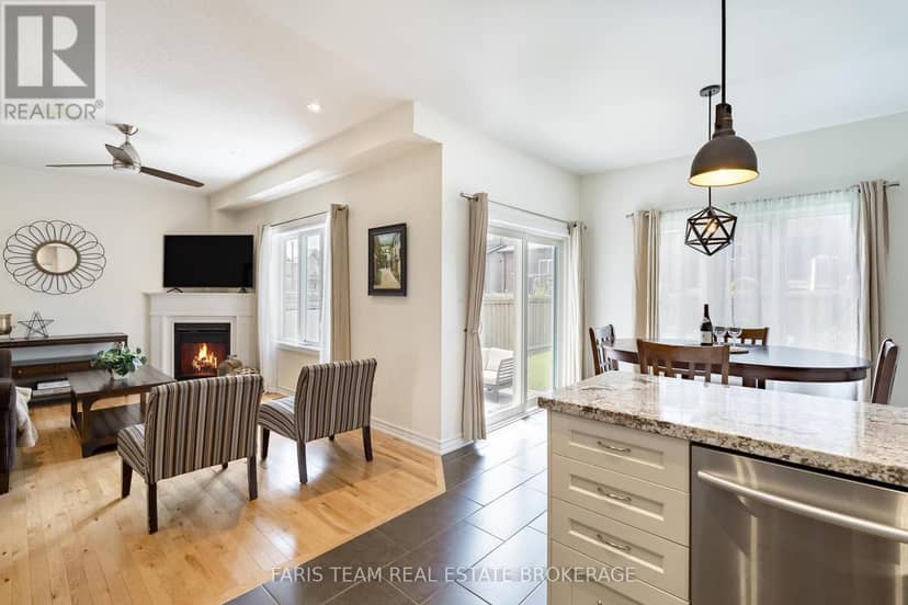 1110 Wharram Way, Innisfil, photo 8