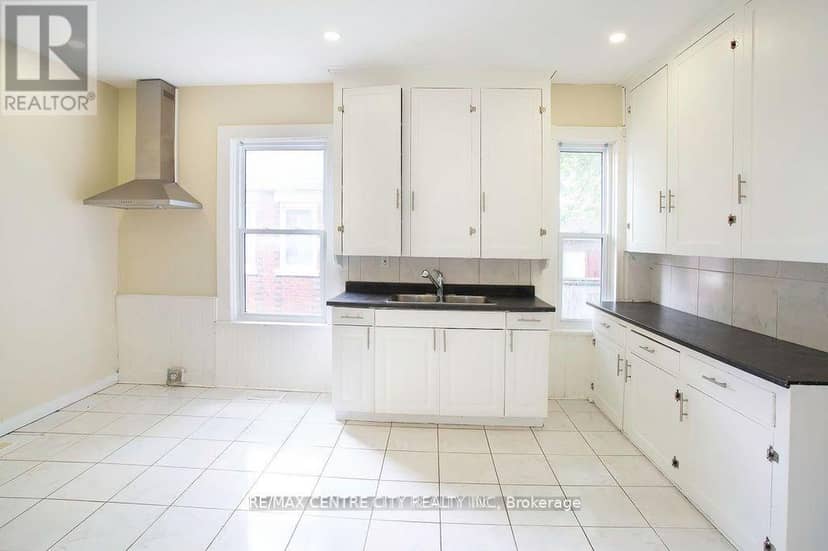 66 Adelaide Street S — photo 13 of 40