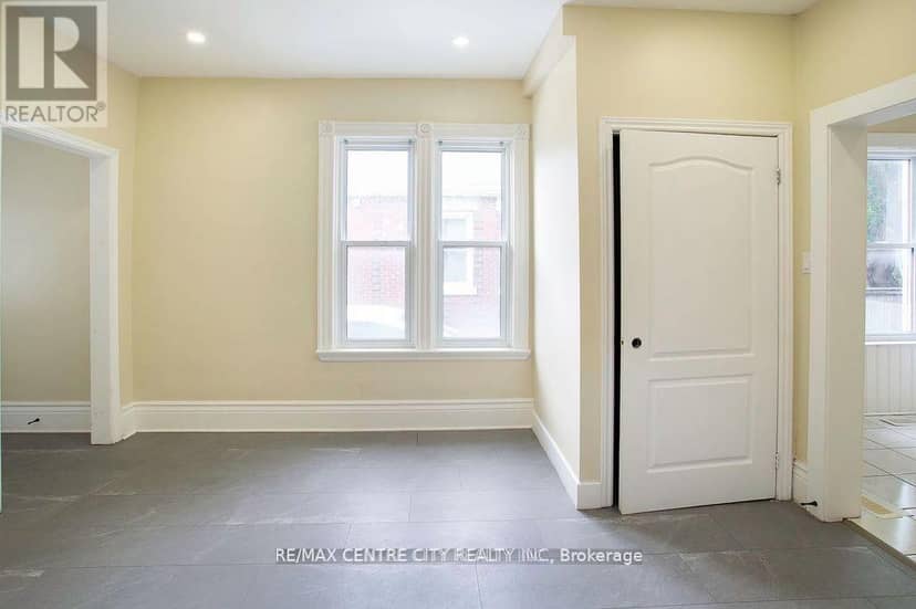 66 Adelaide Street S — photo 9 of 40
