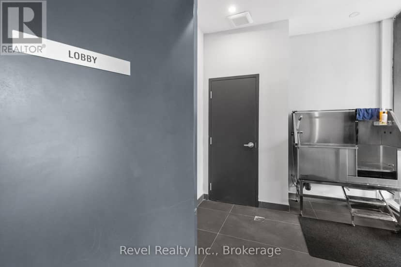 221 - 99 Louisa Street — photo 38 of 40