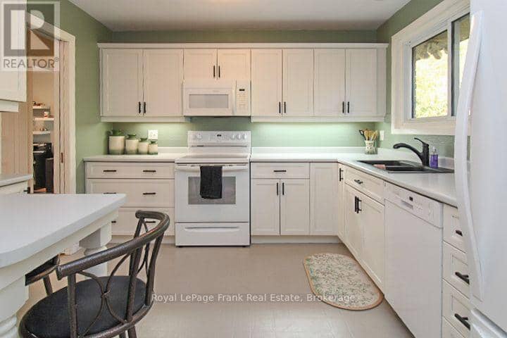 62 Springbrook Drive — photo 14 of 40