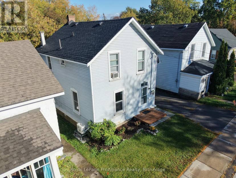 395 Bleecker Avenue, Belleville, photo 3