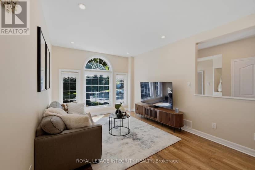 119 Woliston Crescent — photo 10 of 40