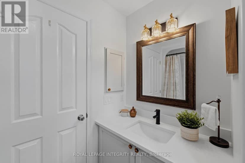 119 Woliston Crescent — photo 35 of 40