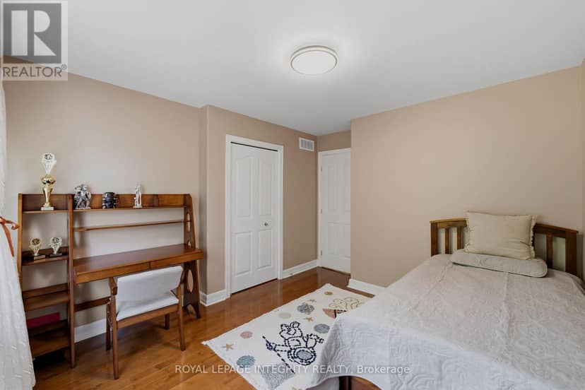 119 Woliston Crescent — photo 37 of 40