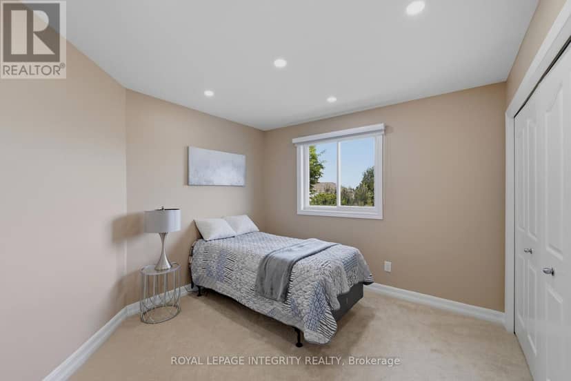 119 Woliston Crescent — photo 39 of 40