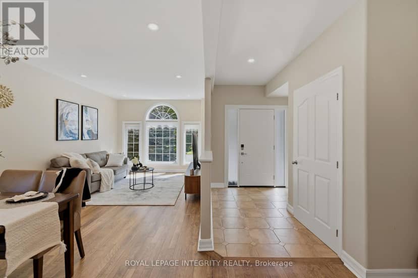 119 Woliston Crescent — photo 4 of 40