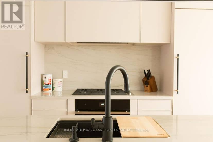 127 Glenvale Boulevard, Toronto, photo 5