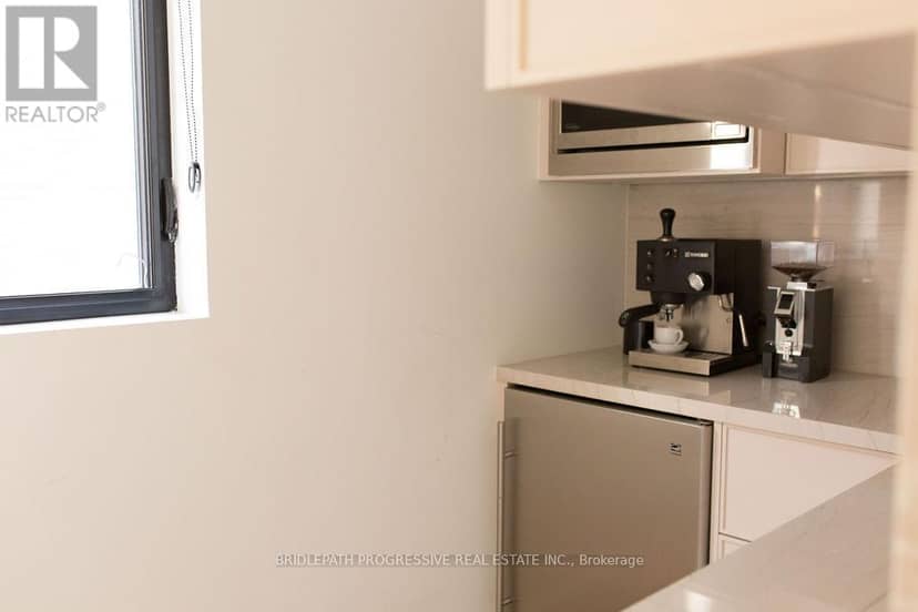 127 Glenvale Boulevard, Toronto, photo 8
