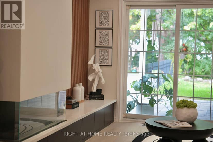 315 Roywood Crescent — photo 18 of 40