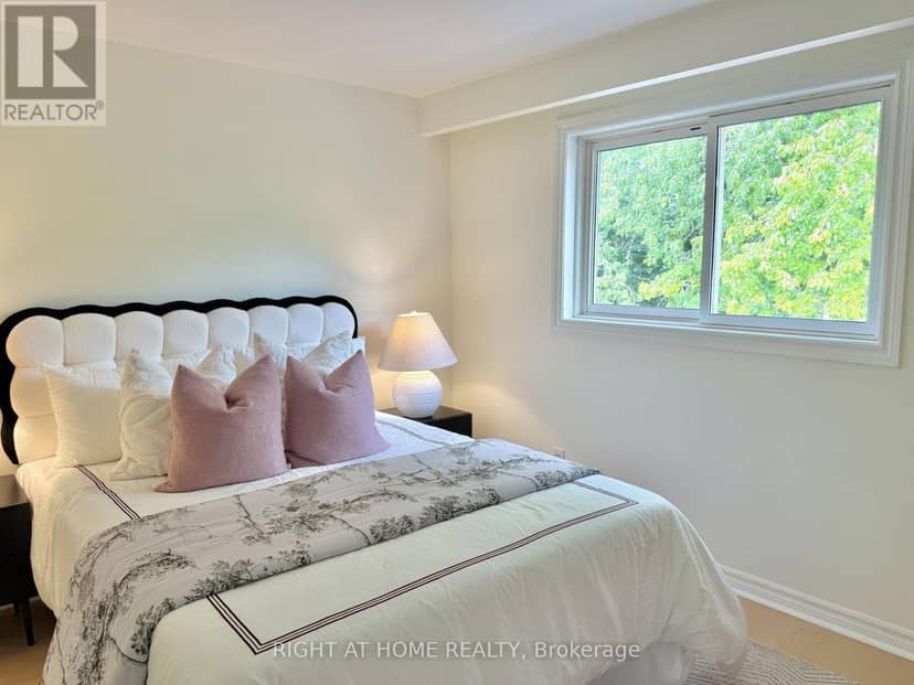315 Roywood Crescent — photo 23 of 40