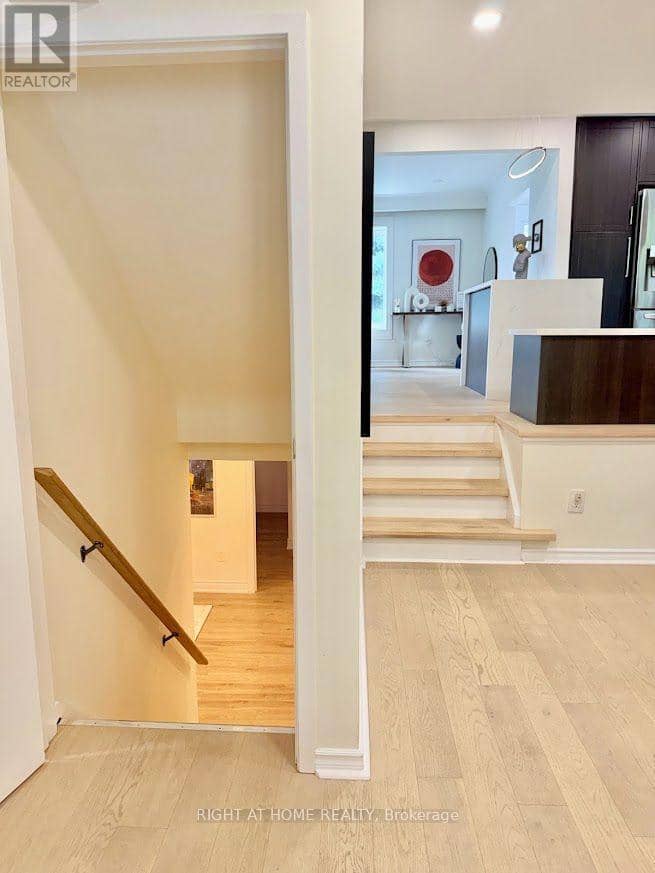 315 Roywood Crescent — photo 34 of 40
