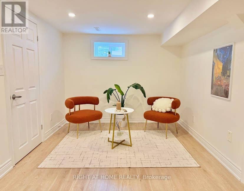 315 Roywood Crescent — photo 36 of 40
