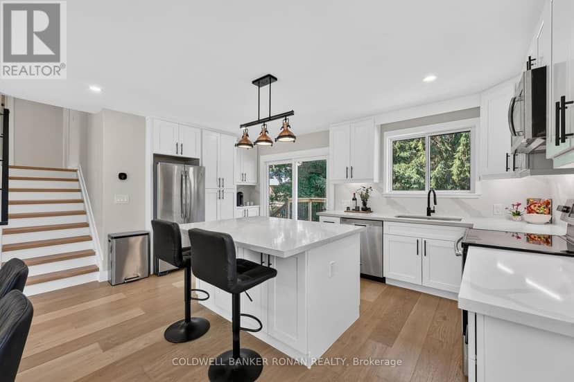 124 King Street S — photo 15 of 35