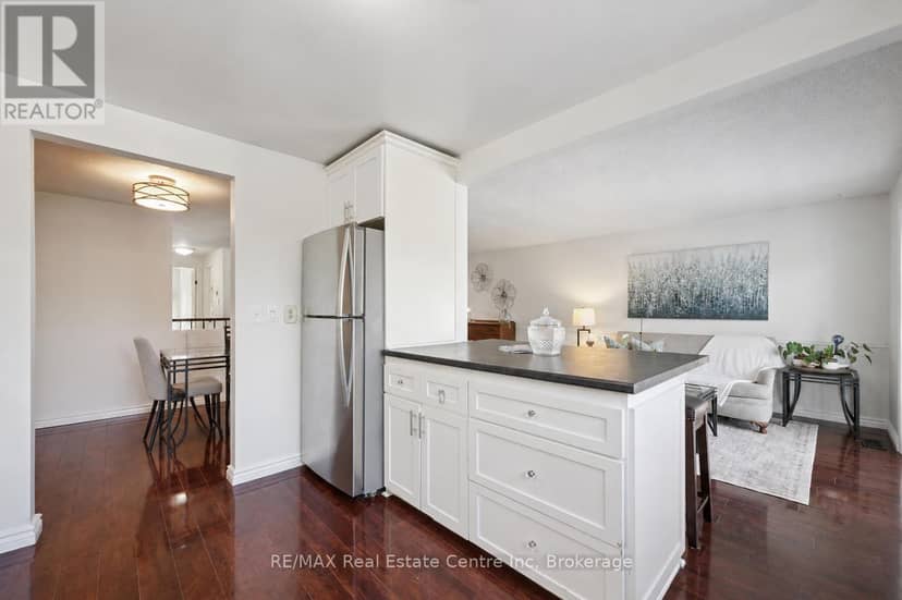 12 McCartney Road, Guelph, photo 4