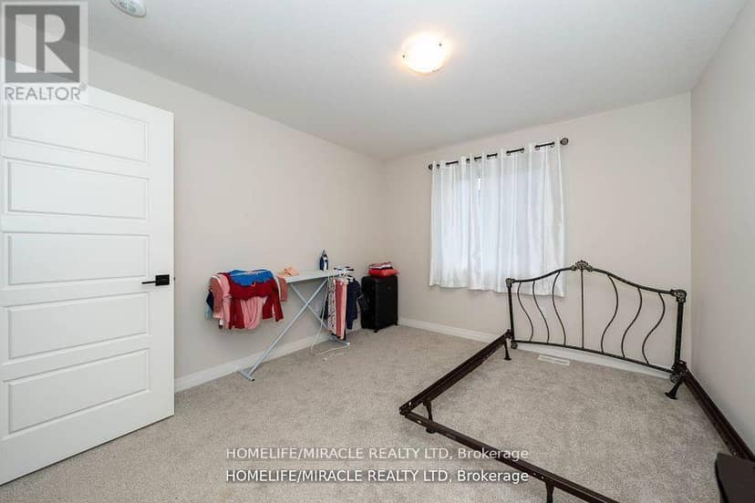 139 Siebert Avenue — photo 9 of 15