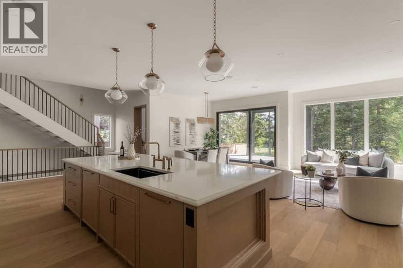 2917 Lindstrom Drive SW, Calgary, photo 7