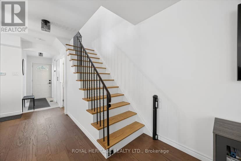 105 - 701 Burnhamthorpe Road — photo 18 of 40