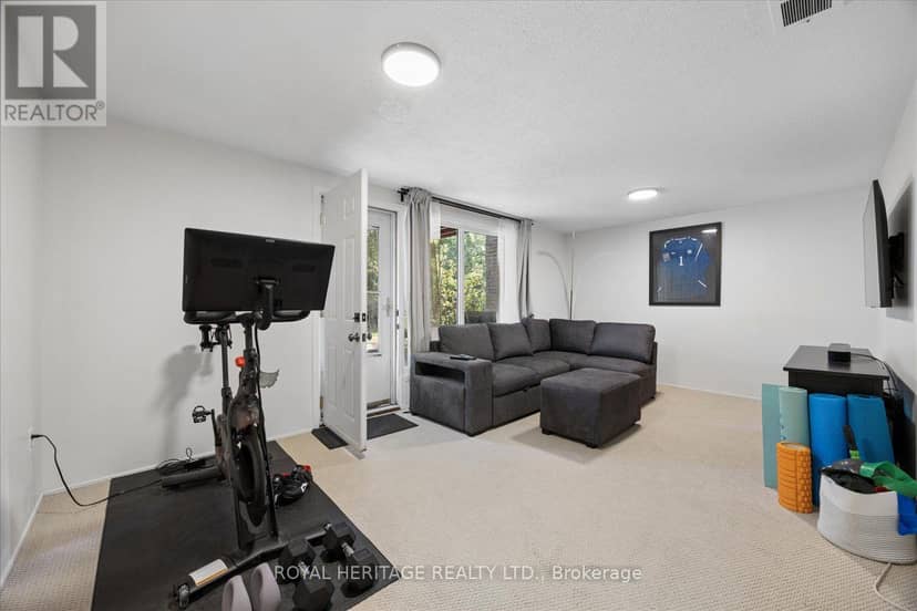 105 - 701 Burnhamthorpe Road — photo 29 of 40