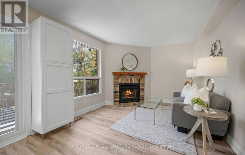 2092 Hunt Crescent — photo 12 of 39