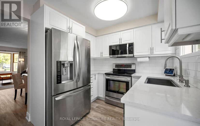 2092 Hunt Crescent — photo 18 of 39