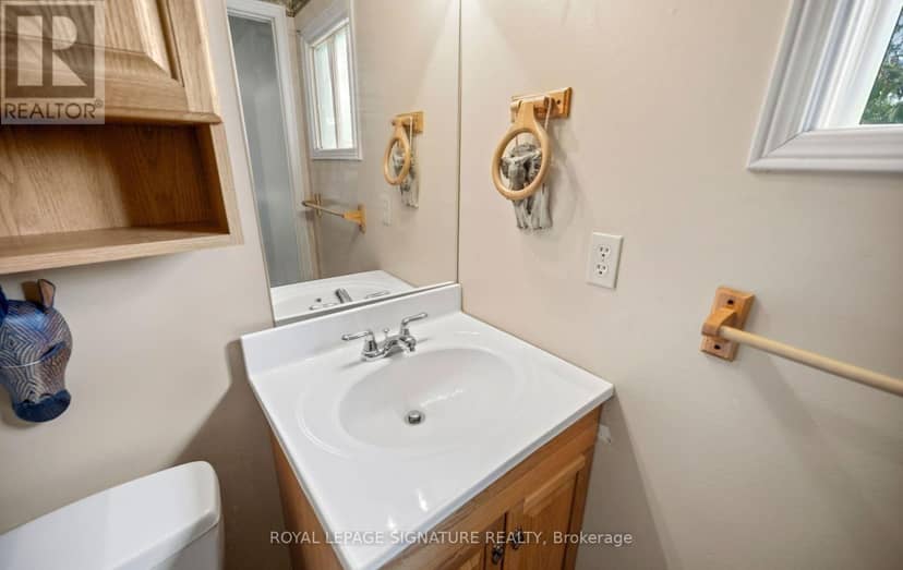 2092 Hunt Crescent — photo 26 of 39