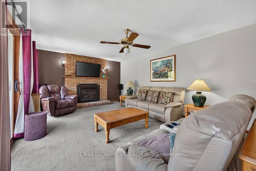 2 Karendale Crescent — photo 23 of 40
