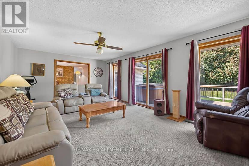 2 Karendale Crescent — photo 24 of 40