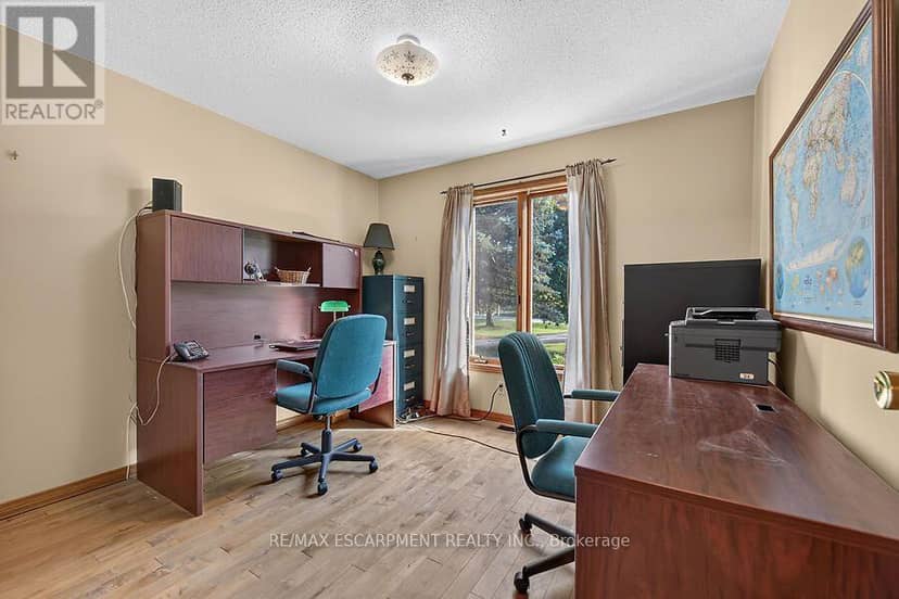 2 Karendale Crescent — photo 28 of 40