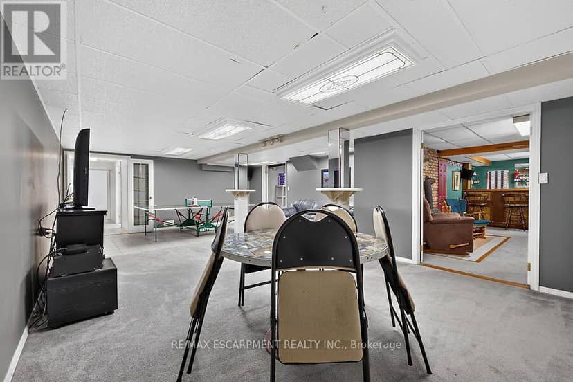 2 Karendale Crescent — photo 30 of 40