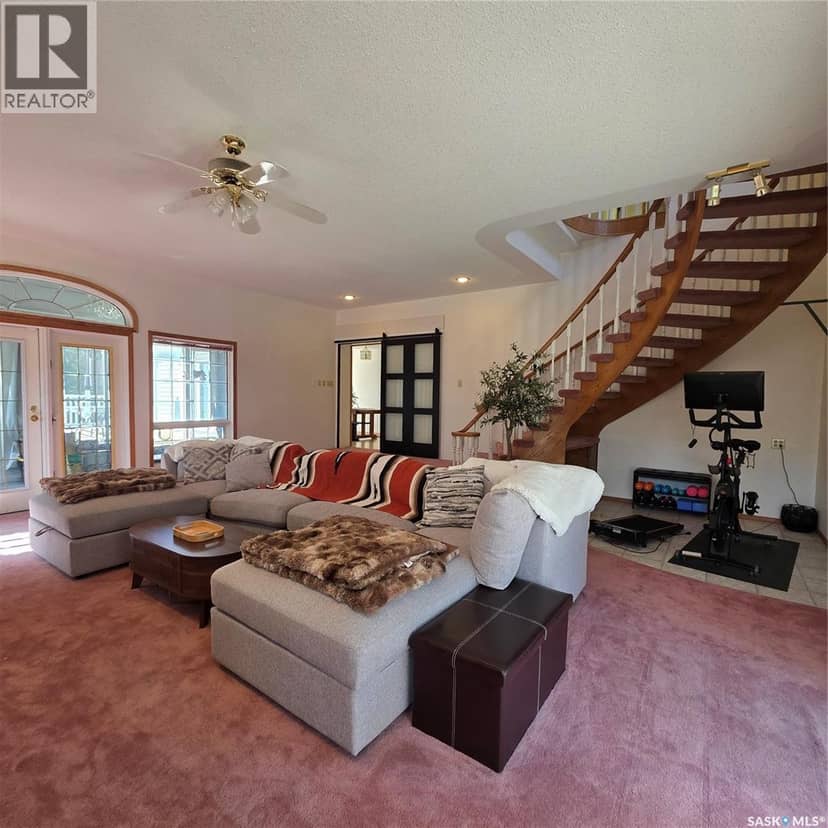 549 Russ-Stan ROAD — photo 26 of 40