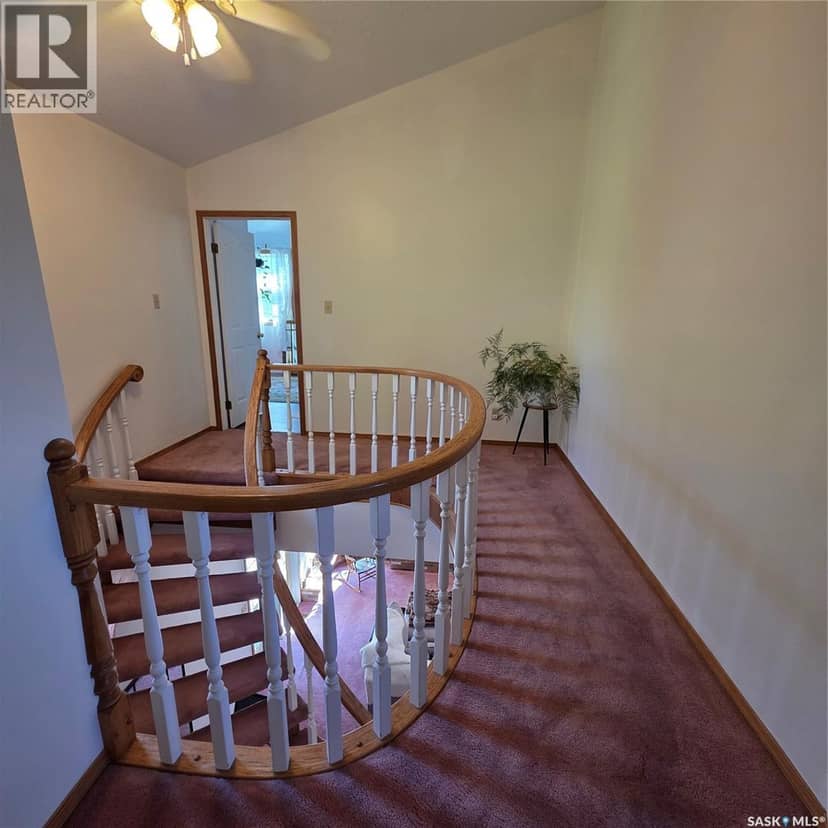 549 Russ-Stan ROAD — photo 37 of 40