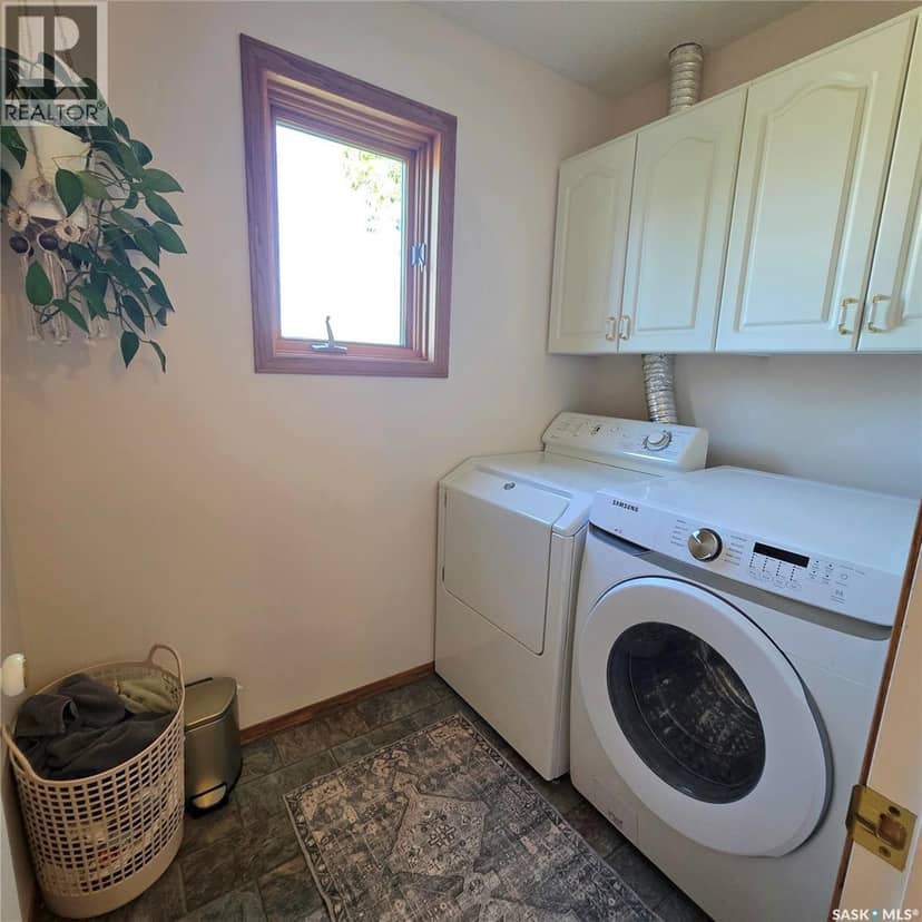 549 Russ-Stan ROAD — photo 33 of 40