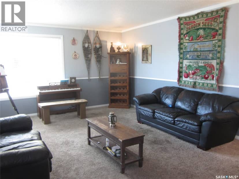 2400 McPherson AVENUE, Saskatoon, photo 2