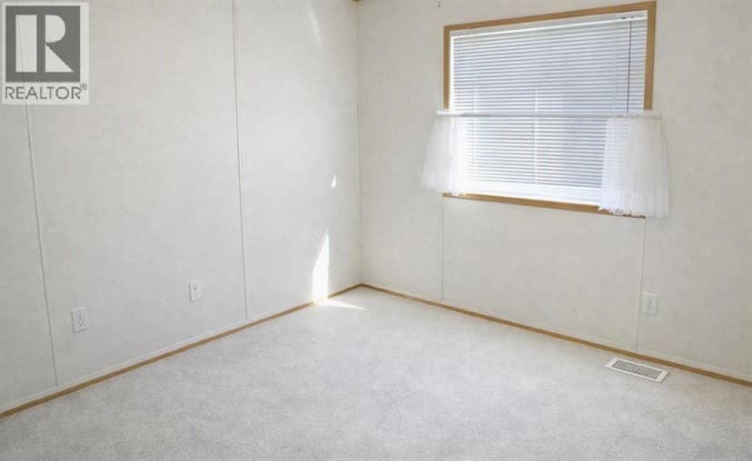 3224 29 Street S — photo 10 of 14