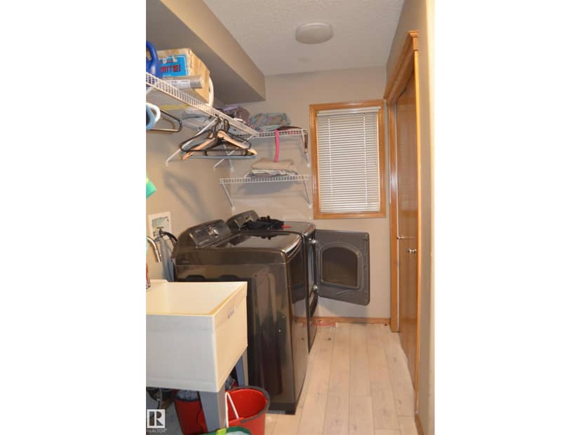11511 9 AV NW — photo 11 of 20