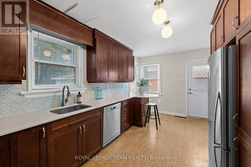 873 Smyth Road — photo 15 of 40