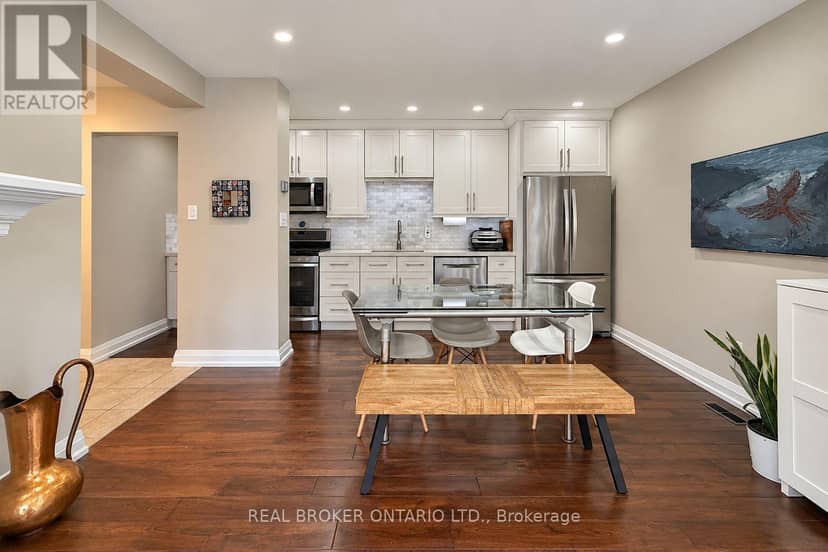 3 - 69 Upper Canada Drive — photo 14 of 40