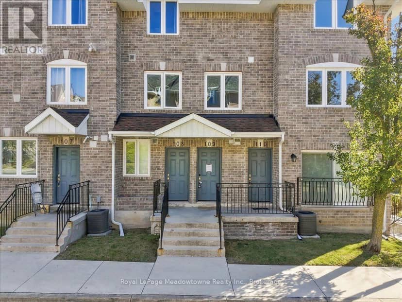 109 - 75 Weldrick Road E, Richmond Hill, photo 2