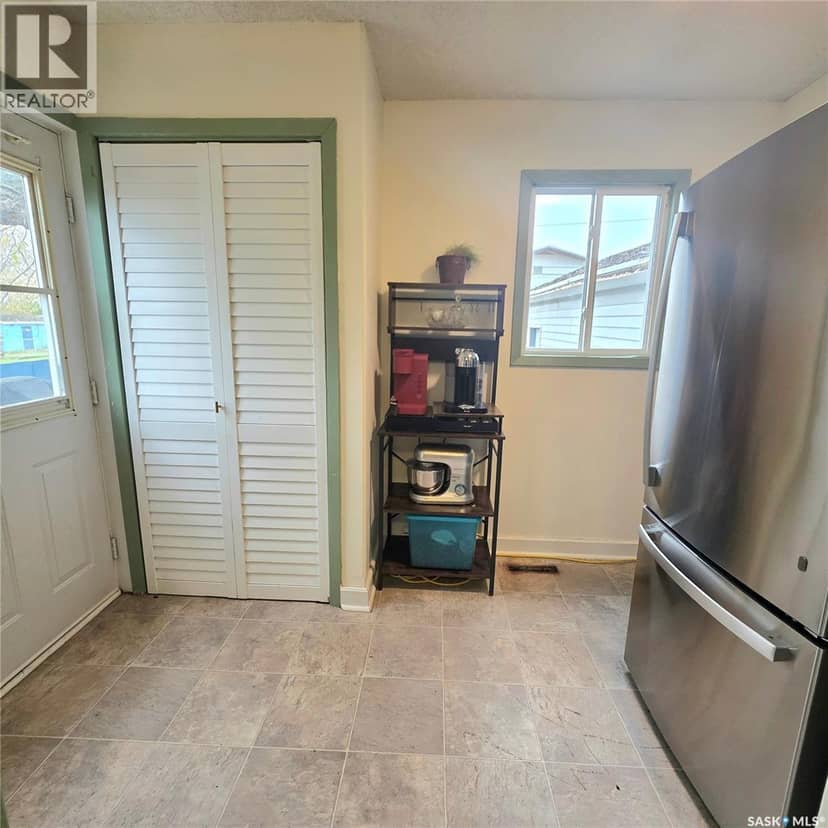 261 22nd STREET E — photo 11 of 39