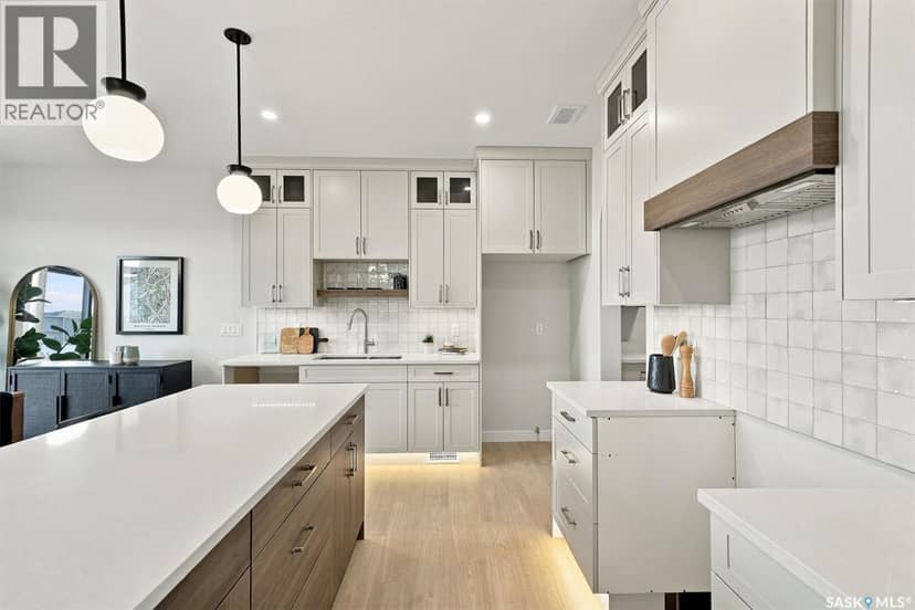 310 Traeger MANOR — photo 7 of 31