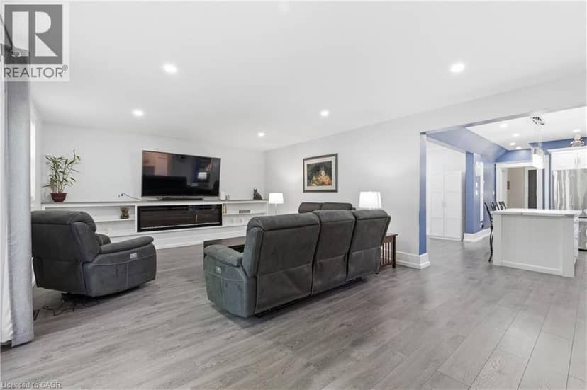 199 WINSTANLEY Street — photo 20 of 40